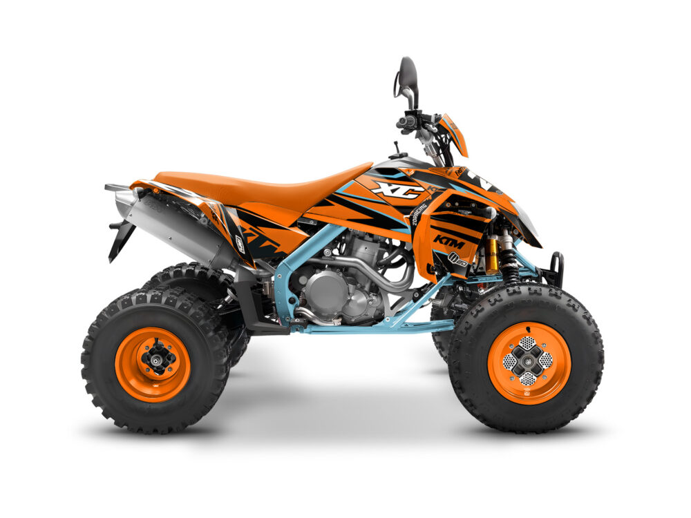 Vue de profil, d'un kit déco orange et turquoise pour quad ktm 450-525 XC.