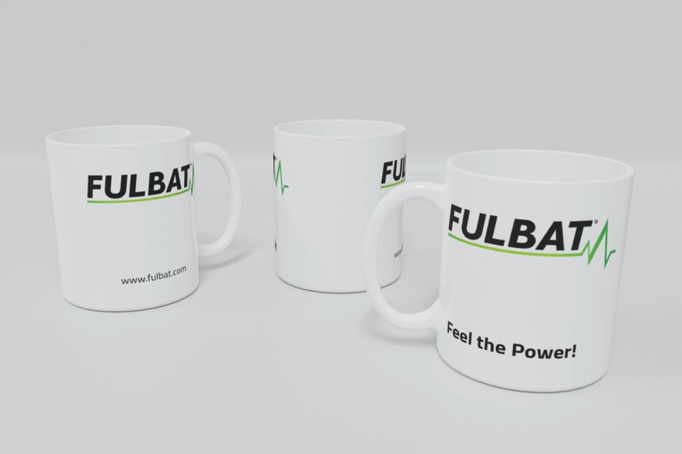 Trois mugs personnalisée au nom de l'entreprise FULBAT